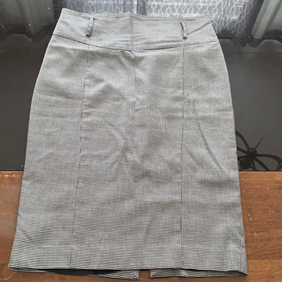 Pencil skirt from Zara. Size L - Picture 1 of 2